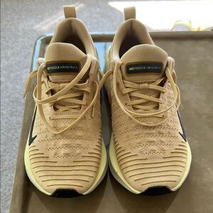 Mens Nike Infinity Run 4 Flyknit Shoes - 9.5